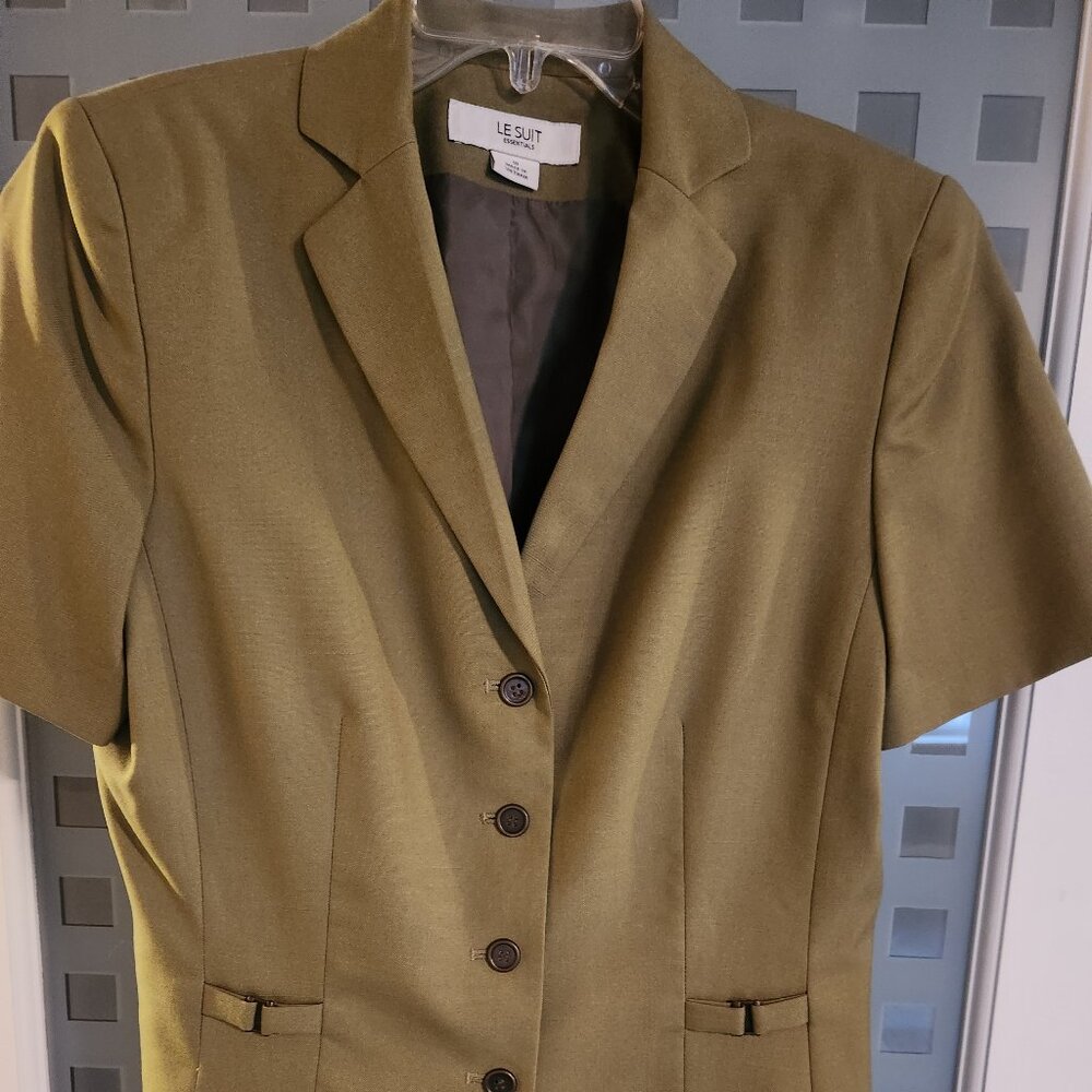 Le Suit: Ladies Two Piece Short Sleeve Pant Suit, size 10